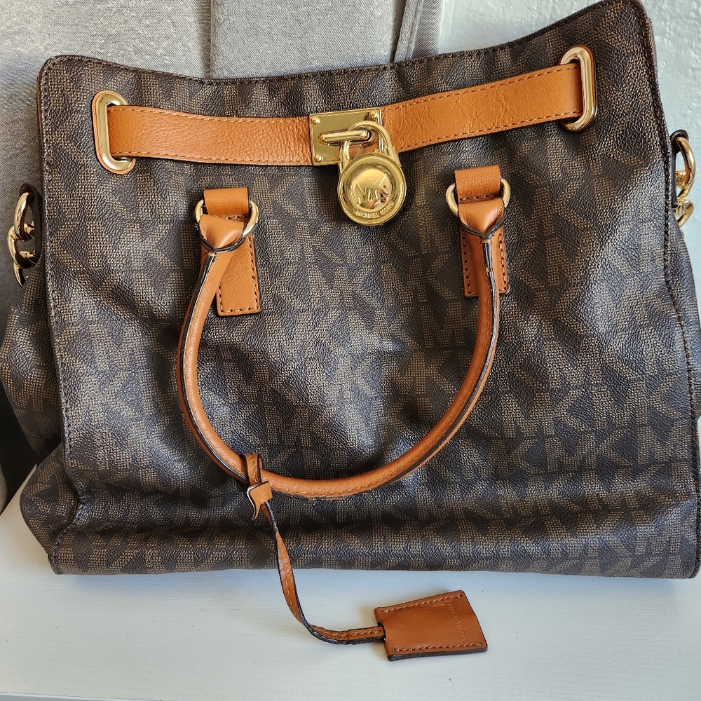 Michael kors purse